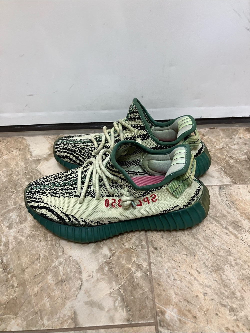 Mens  adidas Yeezy Boost 350 V2 Semi-Frozen Neon Yellow Knit Sneaker size 5.5